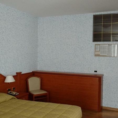 Hotel Concordia Levico Terme Bagian luar foto