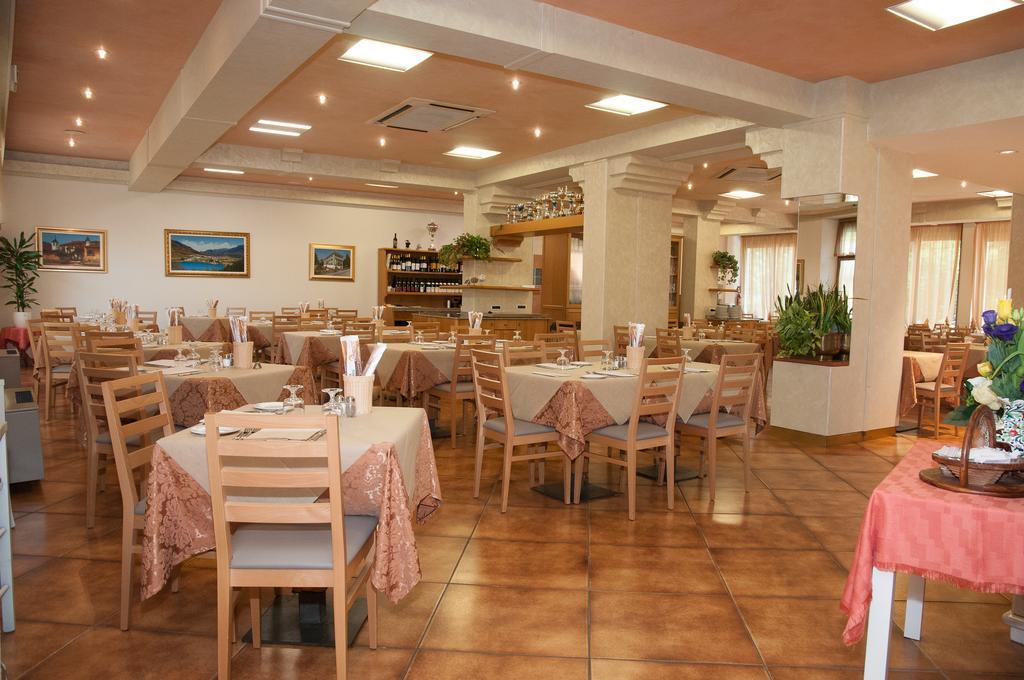 Hotel Concordia Levico Terme Bagian luar foto
