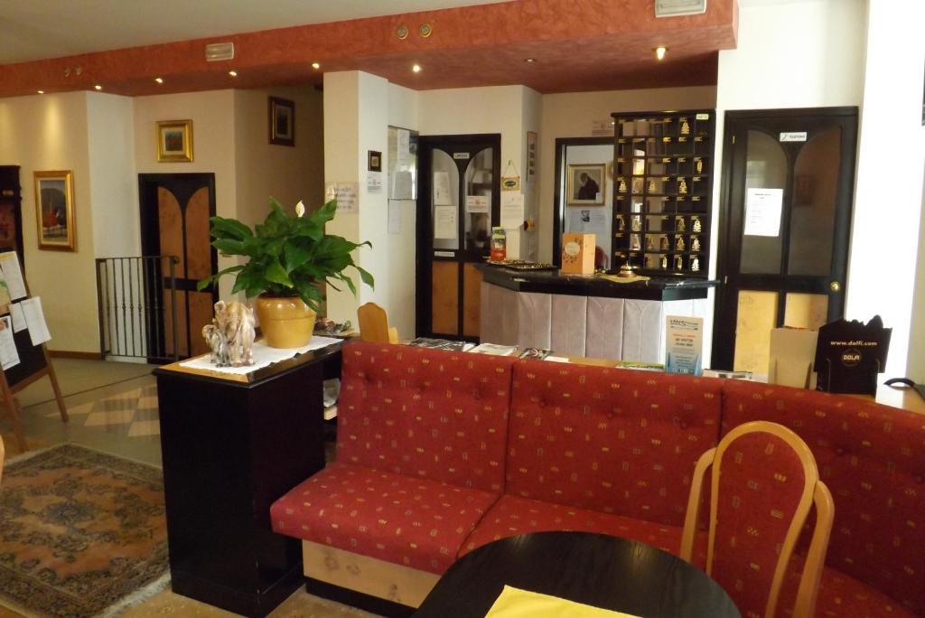 Hotel Concordia Levico Terme Bagian luar foto