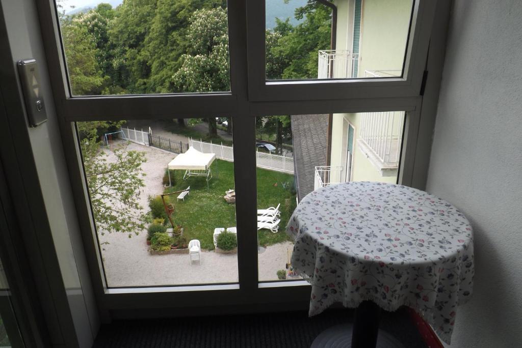 Hotel Concordia Levico Terme Bagian luar foto